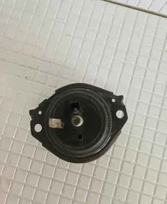Jeep Grand Cherokee Engine mount bracket 24269