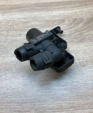 BMW 5 E39 Coolant heater control valve 6920226 1147412174