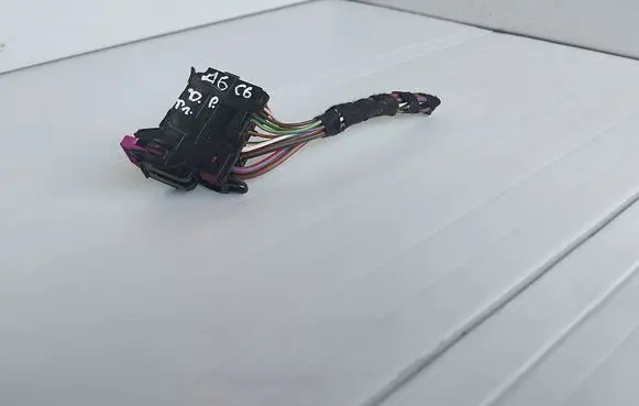 Audi A6 S6 C6 4F Front door wiring loom 8E0972701