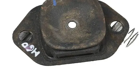 Engine mount bracket