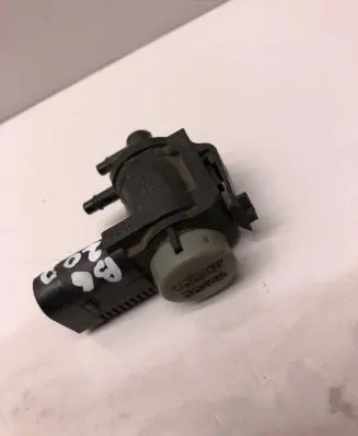 Volkswagen PASSAT B6 Turbo solenoid valve 1J0906283C