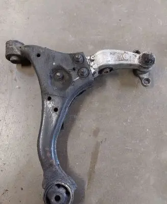 Front lower control arm/wishbone