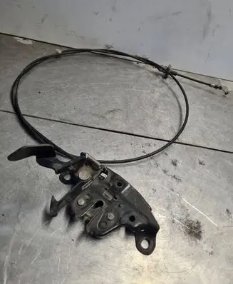Infiniti I30 Engine bonnet (hood) release handle
