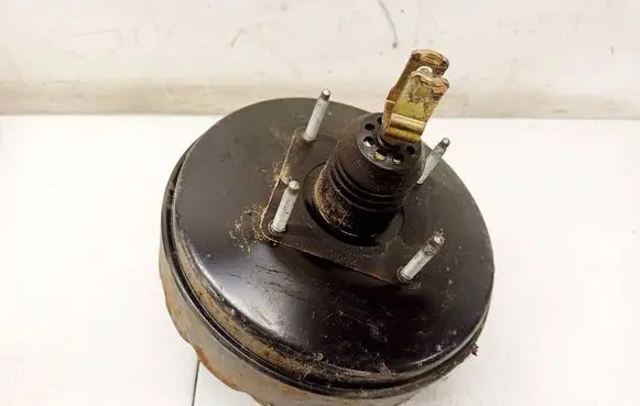Toyota Avensis T250 Brake booster 0204024541
