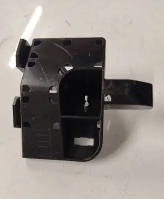 Nissan Leaf II (ZE1) Rear bumper mounting bracket