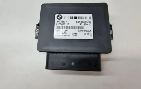BMW 5 F10 F11 Hand brake control module 6863277 23122010 32620301B