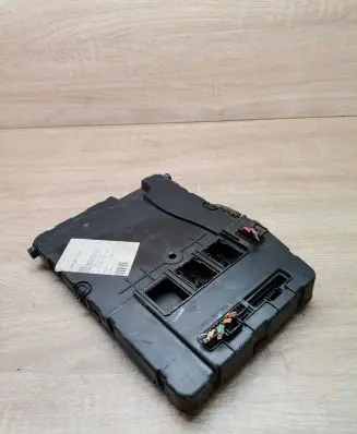Renault Megane II Central body control module 8200305574