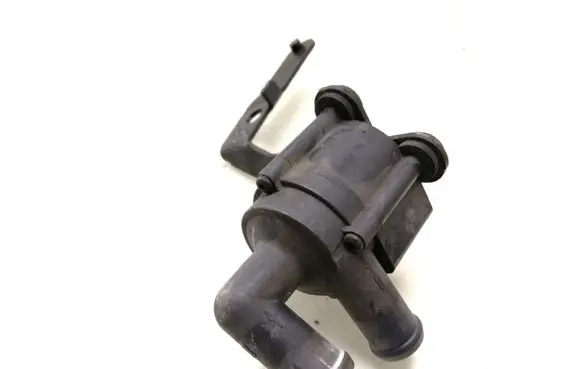 Volkswagen Golf VI Electric auxiliary coolant/water pump 5N0965561