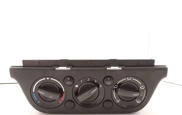 Suzuki Swift I Climate control unit 