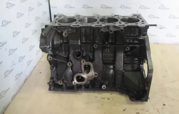Renault Trafic II (X83) Engine block M9R786