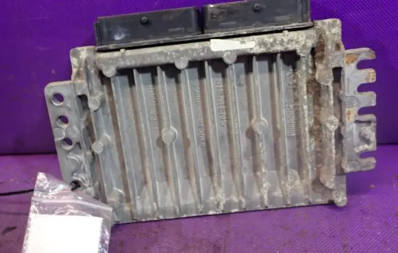 Renault Megane I Engine control unit/module ECU 8200036523