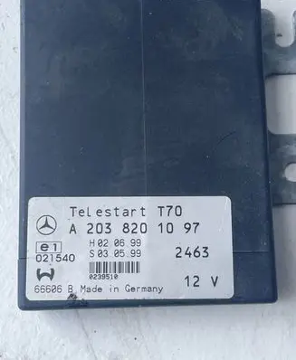 Mercedes-Benz E W211 Fan control module A2038201097