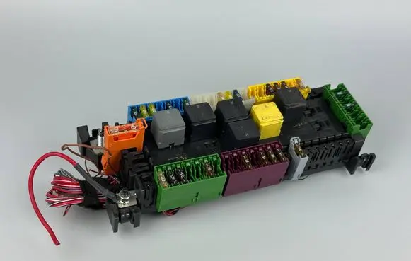 Mercedes-Benz GL X166 Fuse module A1669061202