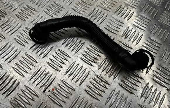 Skoda Octavia Mk2 (1Z) Breather hose/pipe 03L103493AE