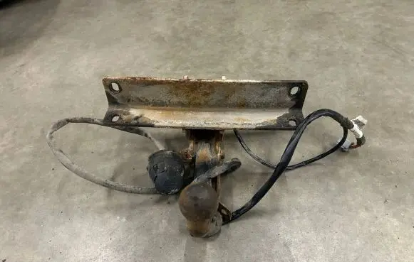 Volvo V50 Detachable towbar 30681979