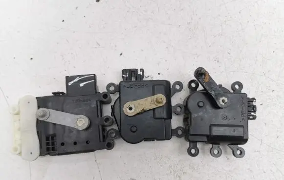 Mazda 6 Air flap motor/actuator 9X13F 9930H