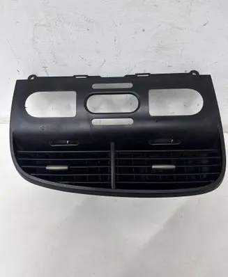 Seat Altea Dash center air vent grill 5P1819110J