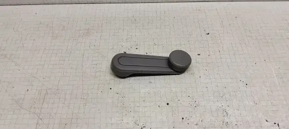 Rear door manual window regulator