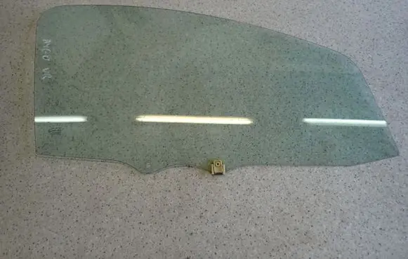 Toyota Aygo AB10 Sliding door window/glass 