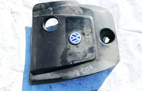 Volkswagen Golf IV Engine cover (trim) 013316