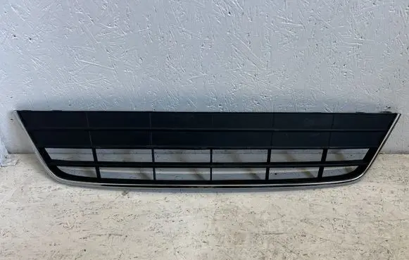 Volkswagen Tiguan Front bumper lower grill 5N0853677E 5N0853671 5N0853677G