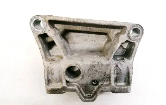Volkswagen Golf V Engine mounting bracket 1K0199111