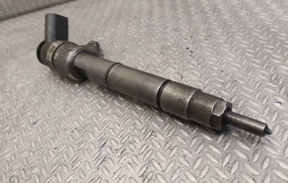 Mercedes-Benz A W169 Fuel injector 6400700787