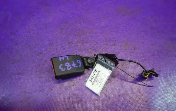 Peugeot 207 Front seatbelt buckle