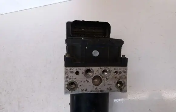 Skoda Fabia Mk1 (6Y) ABS Pump 6Q0614117B 0265222006 0265800003