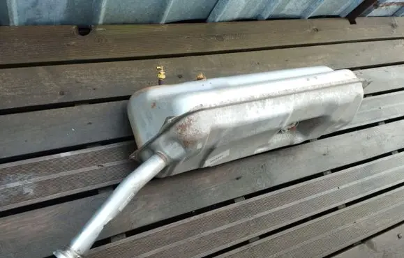 Fuel tank