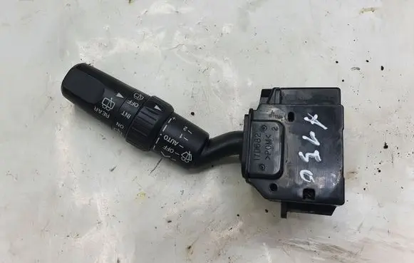 Mazda 5 Wiper control stalk 17D682