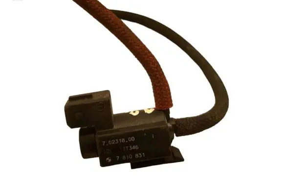 BMW 5 F10 F11 Turbo solenoid valve 70231800 7810831