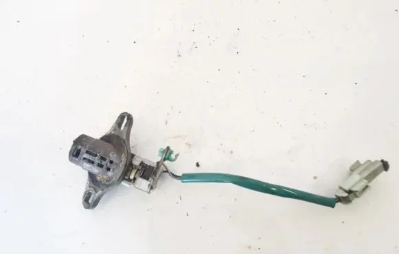 Mazda Premacy Tailgate exterior lock 