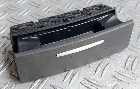 BMW 3 E90 E91 Car ashtray 58450713 7139048