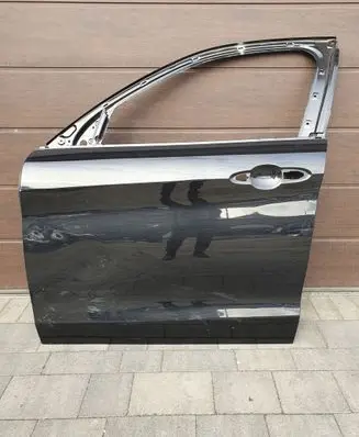 Alfa Romeo Stelvio Front door