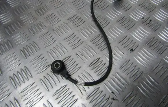Ford Focus Detonation knock sensor 98MF12A699BA 98MF-12A699-BA