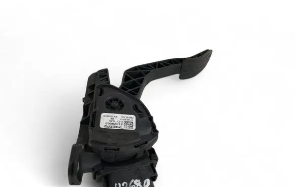 Volvo V60 Accelerator throttle pedal bracket 31329062