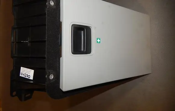 Audi A8 S8 D4 4H Trunk/boot storage box wall 4H0885205C