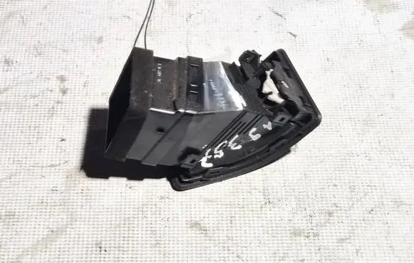 Skoda Octavia Mk2 (1Z) Dash center air vent grill 1z0819702 2911107