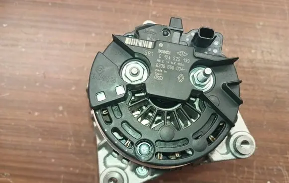 Renault Megane II Generator/alternator 8200660034