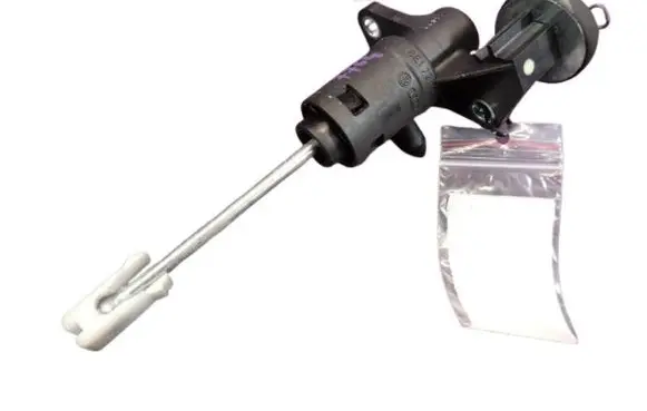 Audi A4 S4 B7 8E 8H Clutch master cylinder 8E1721401AJ