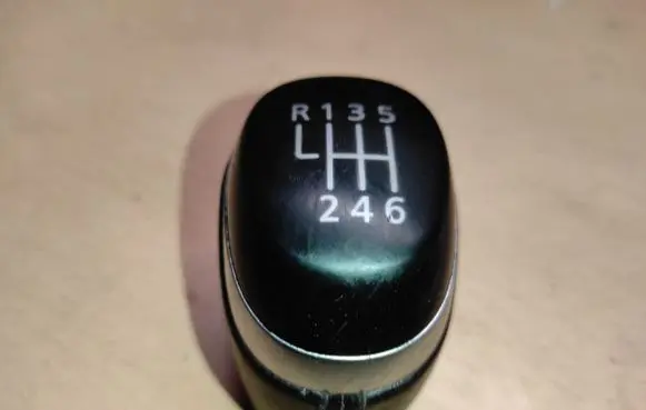 Renault Kadjar Gear lever shifter trim leather/knob 