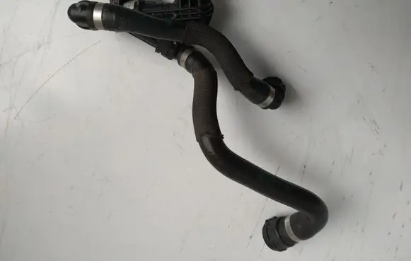 BMW i8 Gearbox oil cooler pipe/hose 17127640854 17127640852
