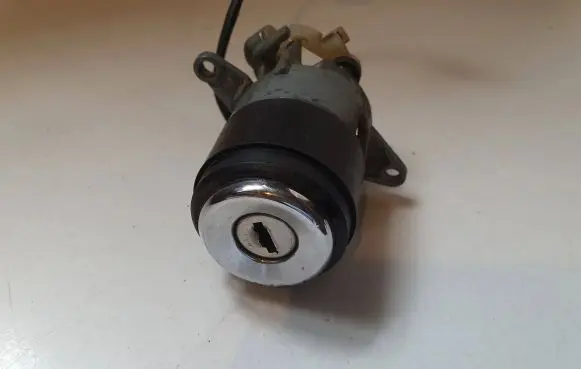 Audi 80 90 S2 B4 Tailgate exterior lock 4A5862055