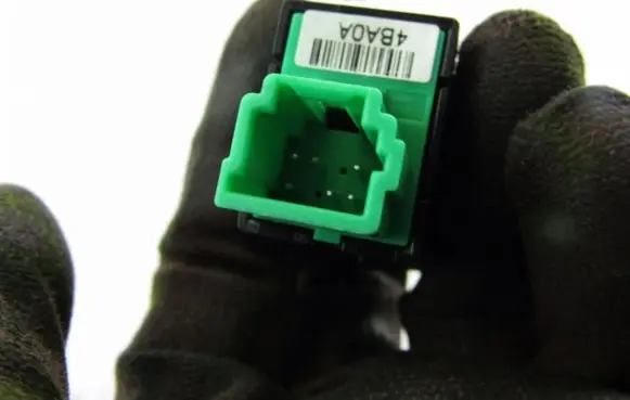 Nissan X-Trail T32 Tailgate opening switch 