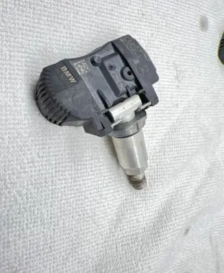 BMW 5 F10 F11 Tire pressure sensor 70735510 30720429