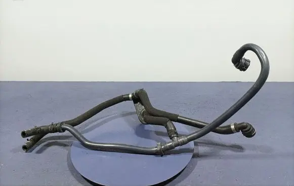 Engine coolant pipe/hose