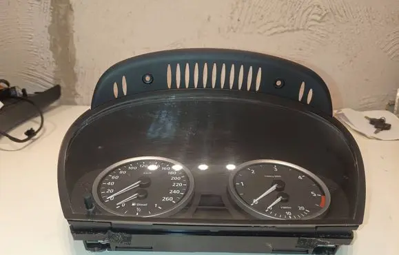BMW 5 E60 E61 Speedometer (instrument cluster) 6958600 110080213 62116958600
