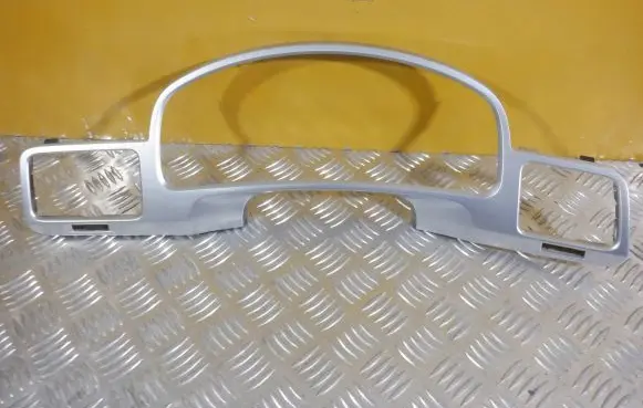 Volkswagen Touareg II Dashboard trim 7P1857189B
