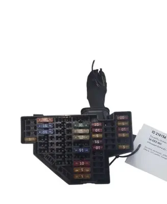 Volkswagen Golf V Fuse module 
